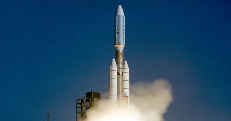 Voyager 1 Launch 1977 Science 9141932orig