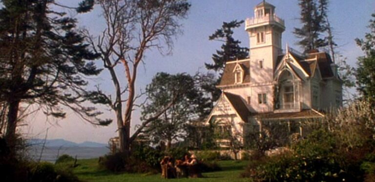 white house from movie practical magic