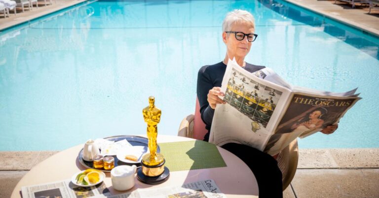 urlhttps3A2F2Fcalifornia times brightspot.s3.amazonaws.com2F432F542F791975164e6e95fad3603fff36872F1268294 et jamie lee curtis jlc 0313 13107